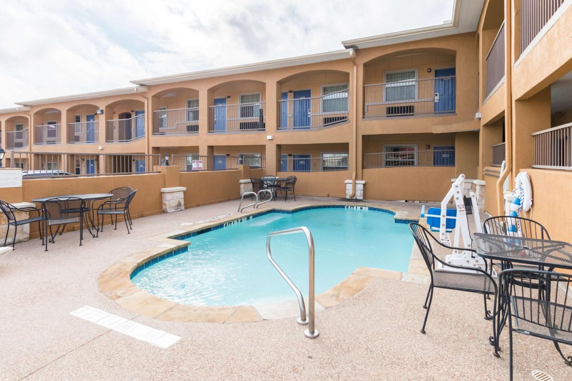 Motel 6 Alvarado Tx ภายนอก รูปภาพ